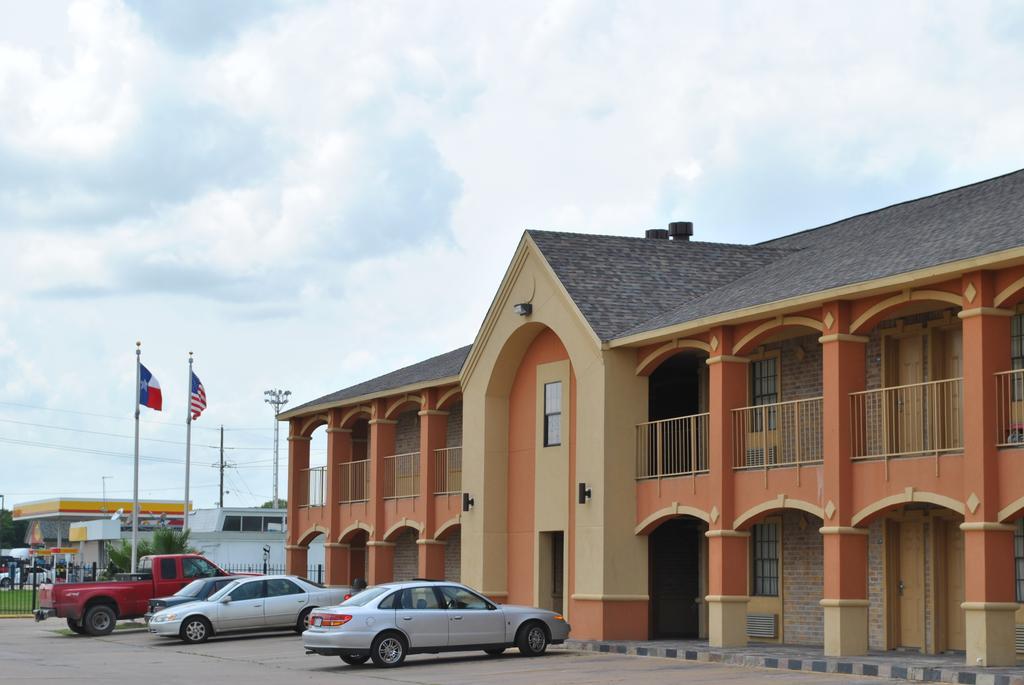 Executive Inn Brookshire Exterior photo
